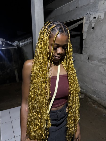 vividnaomie16400