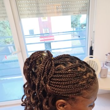 Braids avec finition en boucle française.