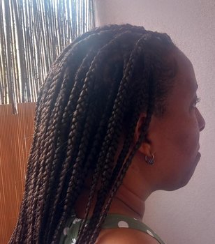 BRAIDS MOYENNES SUR CHEVEUX CREPUS 