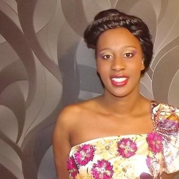 Chignon haut tressé inspiration Alicia Keys 