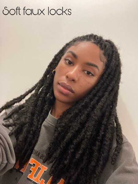 Coiffeuse locks / faux locks