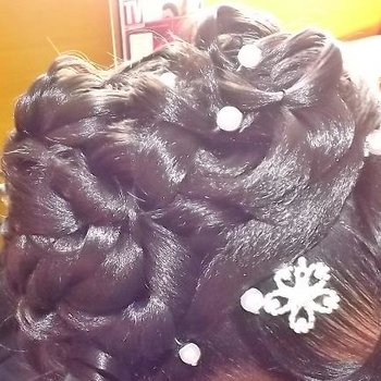 Coiffure de mariée - Chignon haut princesse avec frange