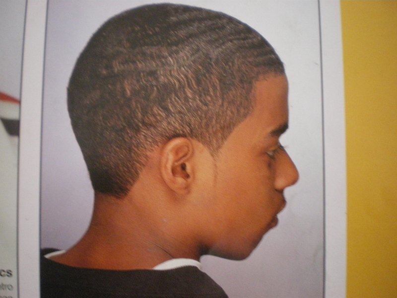 coiffure homme à  paris 5 euros tel:0634093980