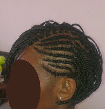 Coiffure originale : carré tresses