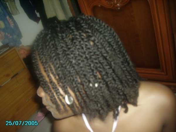 Coiffure sur enfant avec tresses et vanilles