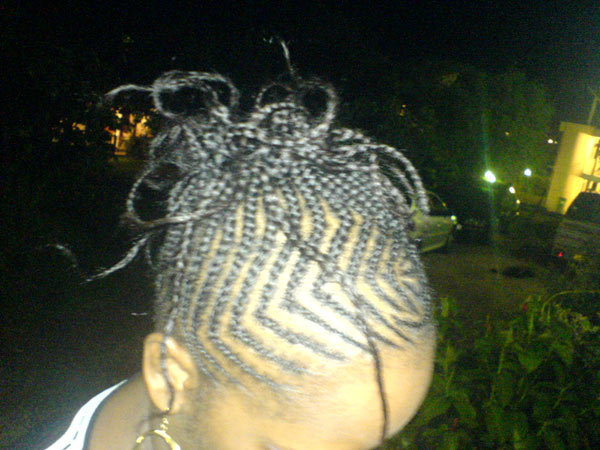 Coiffure tresses collées