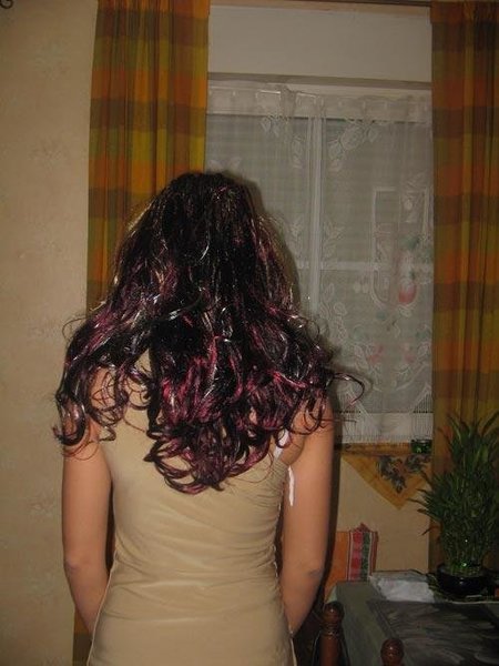 Coiffure tresses piquées