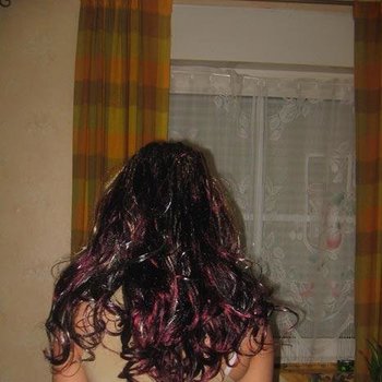 Coiffure tresses piquées