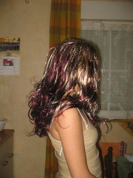 Coiffure tresses piquées
