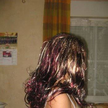 Coiffure tresses piquées