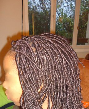 FAUSSES LOCKS AVEC MECHES 