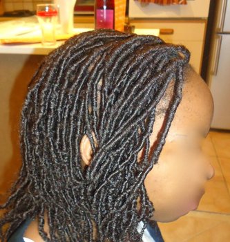 FAUSSES LOCKS AVEC MECHES 