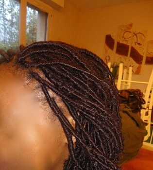 FAUSSES LOCKS AVEC MECHES 
