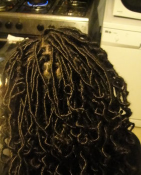 FAUSSES LOCKS FRISéS
