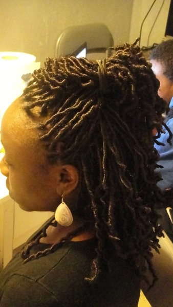 FAUSSES LOCKS FRISéS