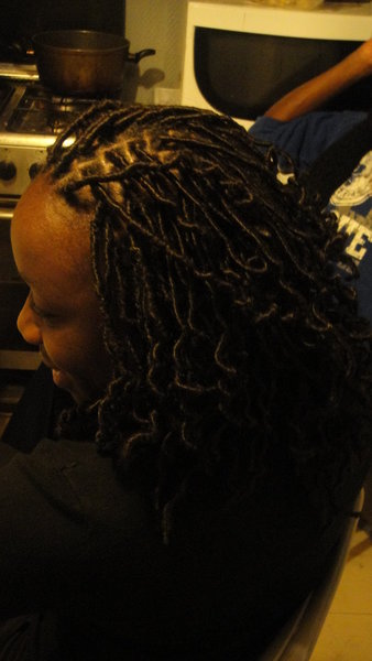 FAUSSES LOCKS FRISéS