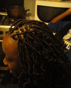 FAUSSES LOCKS FRISéS