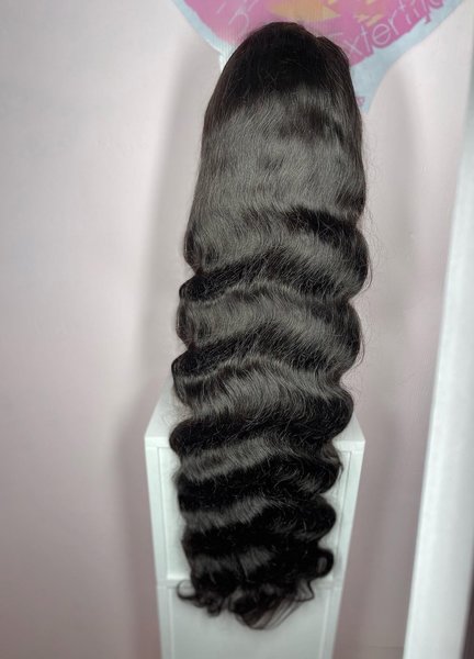 Je vends de très belle perruque brésilienne 100% cheveux humain à petit prix. De 10 à 30 pouces
