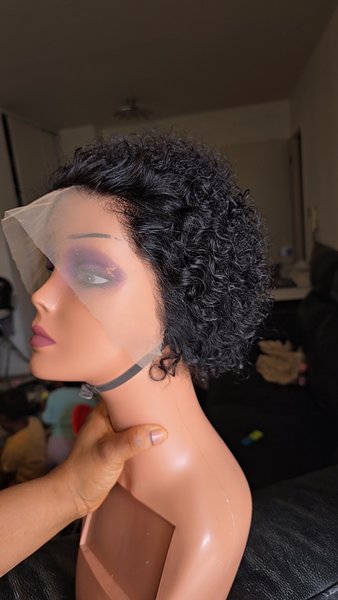Je vends de très belle perruque brésilienne 100% cheveux humain à petit prix. De 10 à 30 pouces
