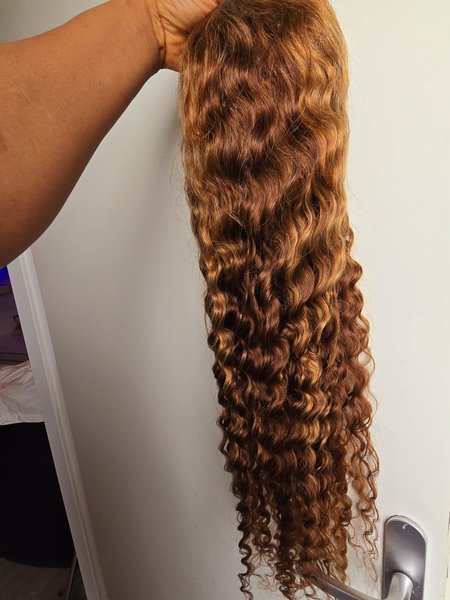 Je vends de très belle perruque brésilienne 100% cheveux humain à petit prix. De 10 à 30 pouces