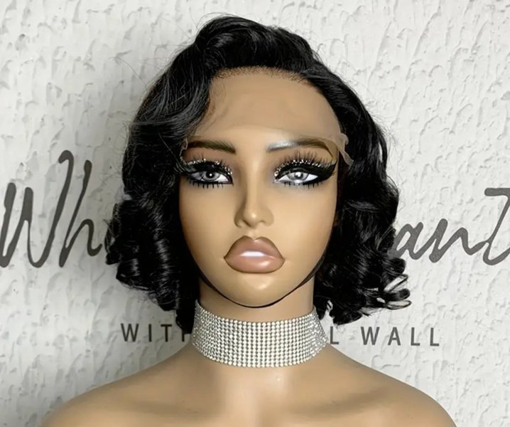 Je vends de très belle perruque brésilienne 100% cheveux humain à petit prix. De 10 à 30 pouces