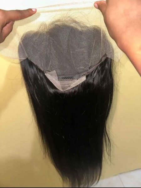 Je vends de très belle perruque brésilienne 100% cheveux humain à petit prix. De 10 à 30 pouces