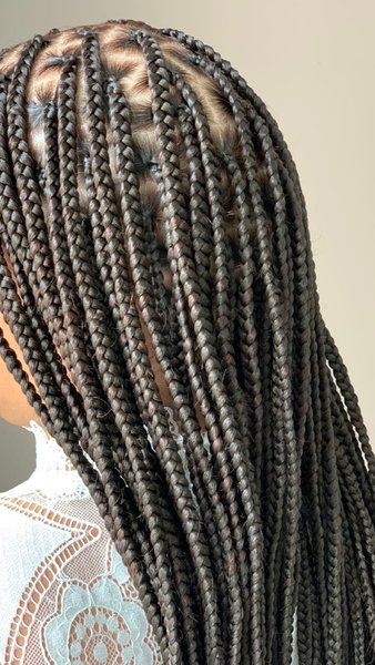 Knotless Braids 