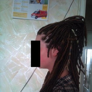 Longues extensions de fausses locks