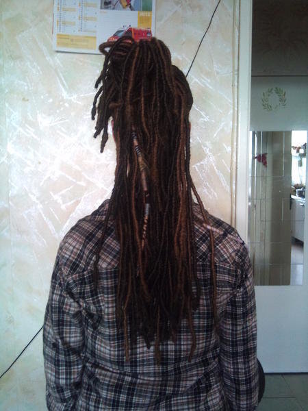 Longues extensions de fausses locks