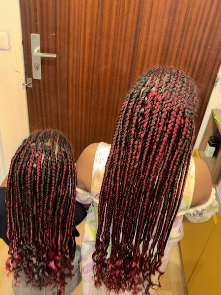 Natte colérique et braid à l’arrière sur cheveux lisse