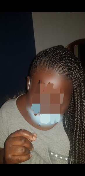 Nattes collées avec mèches 