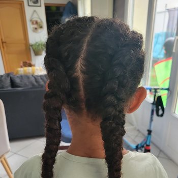 Nattes collées fille 