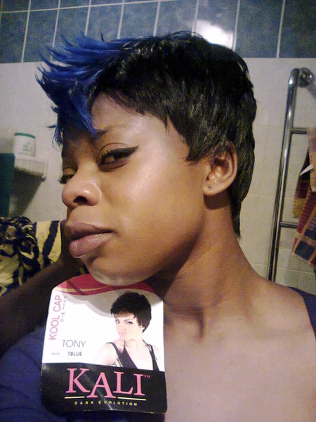 Perruque mowhawk noir et bleu