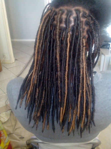 Pose de fausses locks