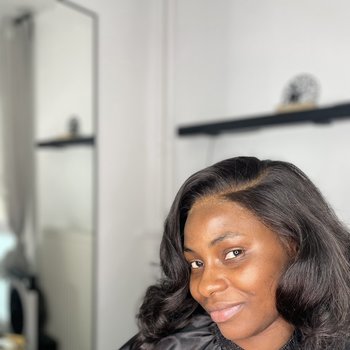 Pose lace wig