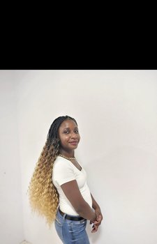 Rasta femme avec mèche bouclés sur tout type de cheveux 