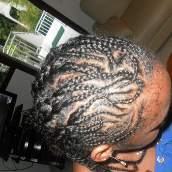 tresses avec motifs devant, et droites derrière
