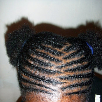 Tresses collées sur le devant