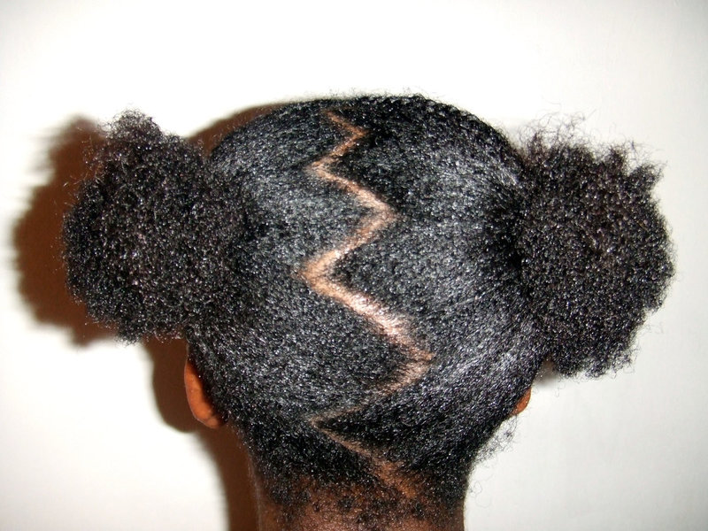 Tresses collées sur le devant