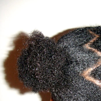 Tresses collées sur le devant