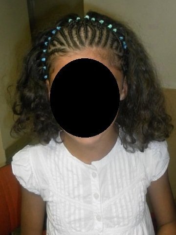 tresses devant ou encore 'courrone' 