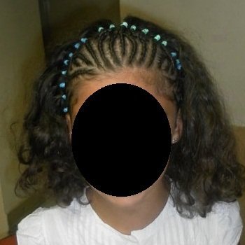 tresses devant ou encore 'courrone' 