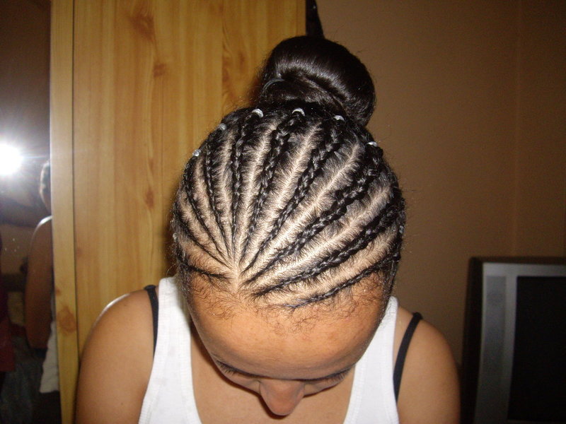 Tresses plaquées + chignon