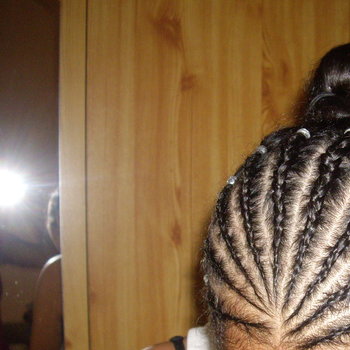 Tresses plaquées + chignon