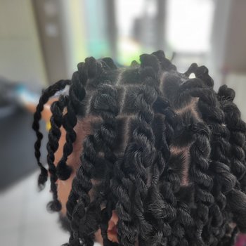 Twists cheveux bouclés 