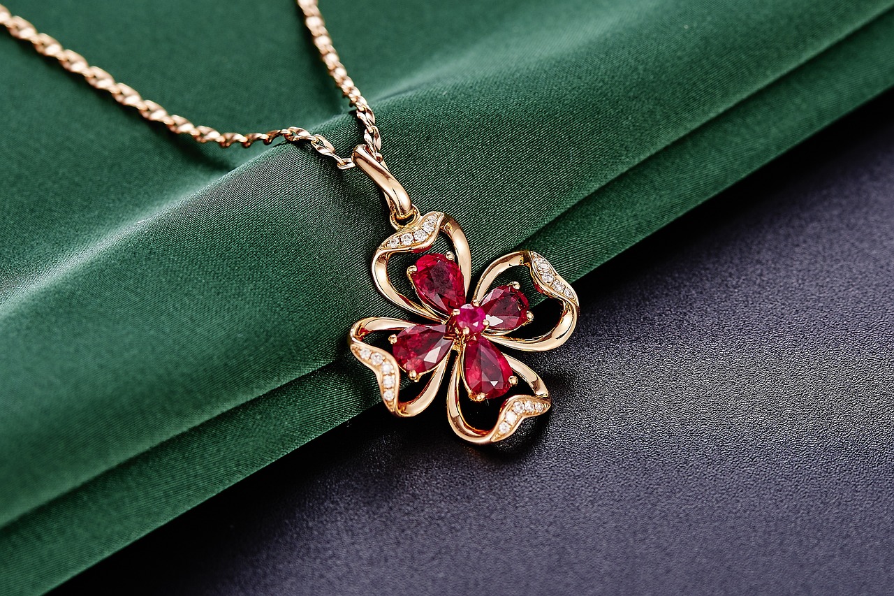jewelry-625725_1280