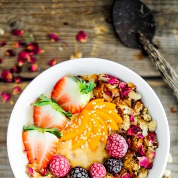 6 ALIMENTS POUR AVOIR DE BEAUX CHEVEUX AFRO