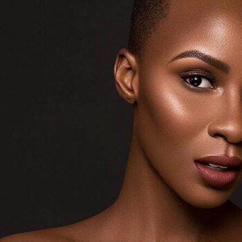 ELIKYA BEAUTY: A MAQUILHAGEM NATURAL PARA PELES ESCURAS