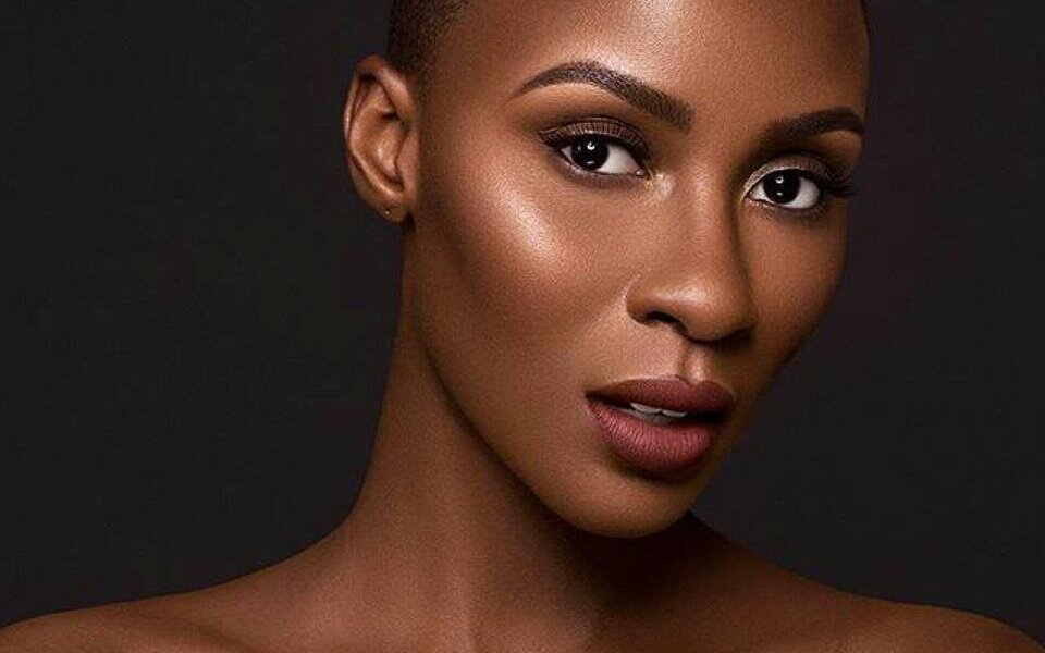 ELIKYA BEAUTY: NATURLIG MAKEUP FÖR MÖRKARE HUDTONER