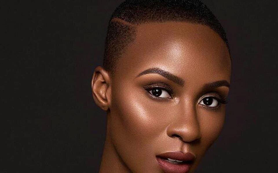 ELIKYA BEAUTY: NATÜRLICHES MAKE-UP FÜR DUNKLE HAUTTÖNE